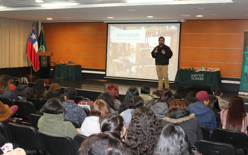 Estudiantes de Santo Tomás Los Ángeles se capacitan en Innovación Social