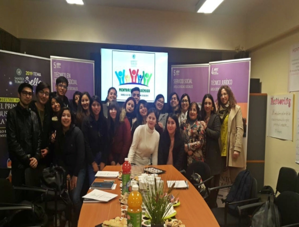 Proyecto Mentoring académico capacitó a 21 tomasinos